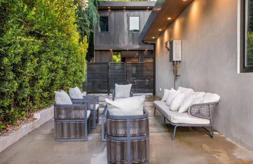 Luxury 6BR Beverly Hills Villa with Pool and Views - Photo 70