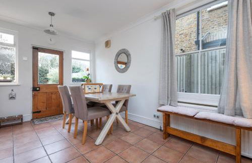 Stylish 3-Bed House in Brentford near Richmond - Foto 8