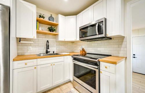 Modern Naples Duplex Home about 6 Mi to Beach! - Foto 8