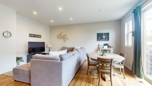 Modern Gem in Gypsum - Photo 5