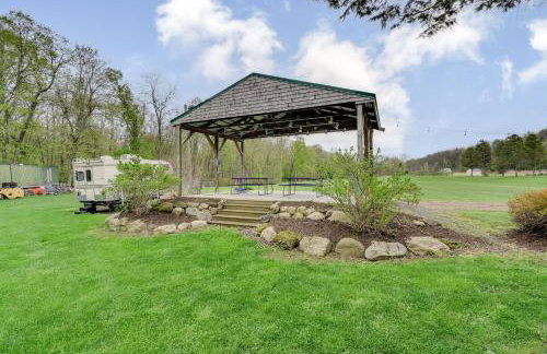 Fishing Pond and Spacious Yard Quiet Home in Sodus! - Foto 32