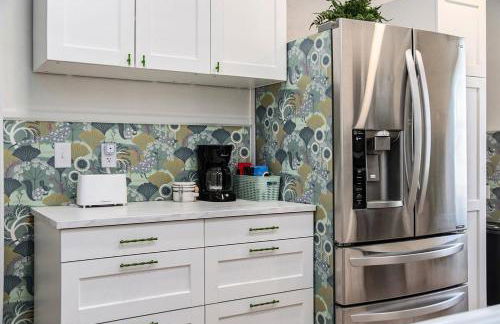 Bright & Stylish 4BR Spot - Close to Downtown Fun - Foto 18