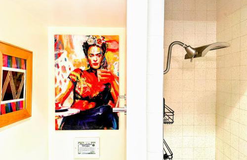 The Twin Palms Art House - vibrant, design-centric oasis, 2 mi to dowtown PS ID 3629 - Foto 30