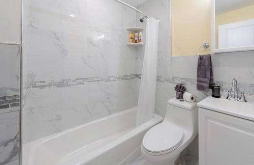 233-3 - 4BR Boston - Peaceful Escape near Park Zoo - Foto 19