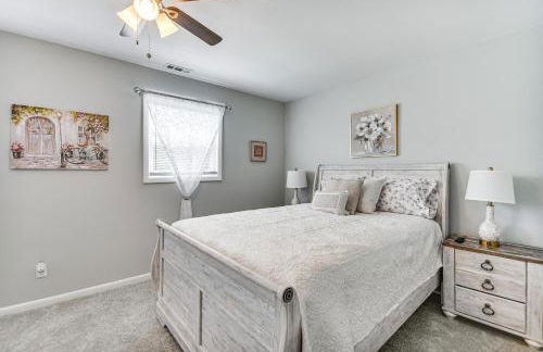 1 Mi to Beach Home with Patio and Grill in Hampton! - Foto 15