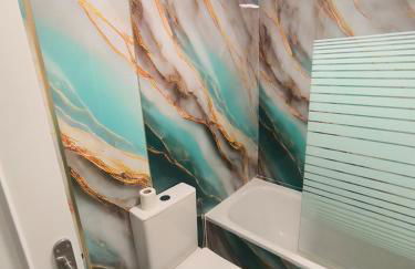 New Luxury Apartment with Pool - Foto 16