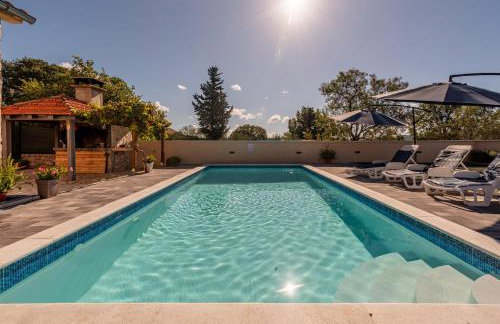 Holiday House Laetitia with pool - Foto 5