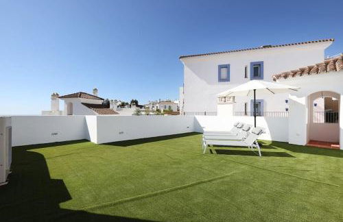 Luxury Family, Beach & Golf Penthouse with Amazing Seaview - Photo 21