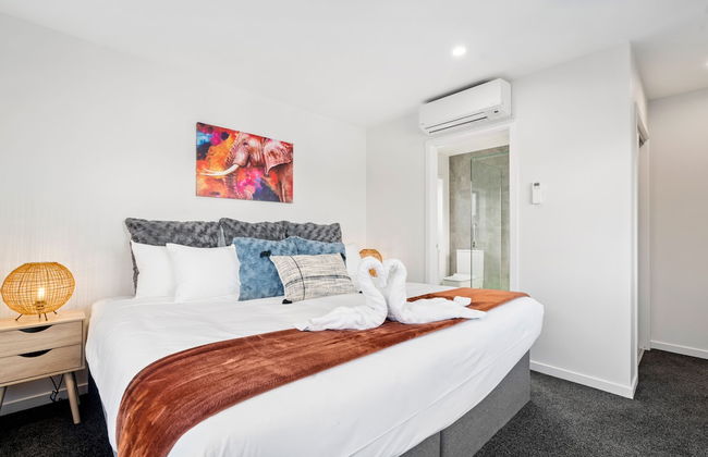 A LUCKIE CHARM - 5-BEDROOM TOWNHOUSE - Foto 8