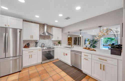 Heated pool Quiet Neighborhood Family Vacation Escape Key - Foto 16