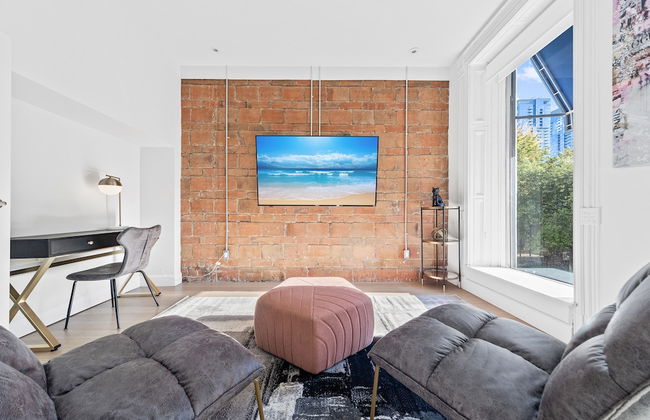 Elegant Suites De La Montagne- Dtwn Mtl - Photo 5