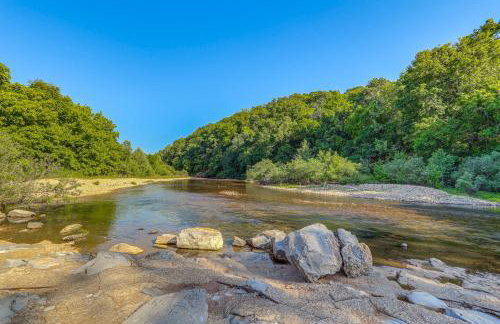 Secluded Vacation Rental Bordering Creek! - Foto 2