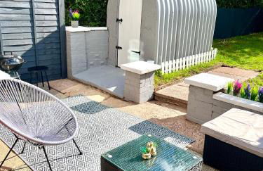 Crestfield House - Stunning Home near Alton Towers - Free Parking & Garden - Foto 9