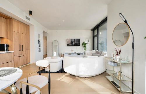 Sky High at Beaudry 2 Bed Apt WITH FREE PARKING - Foto 24