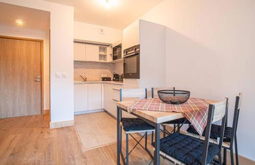 Appartement cosy 4* au pied des pistes avec WiFi et parking à Valmorel - FR-1-356-490 - Photo 2