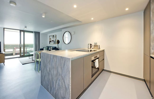 Striking One-bedroom Apartment Vibrant Poplar - Foto 4