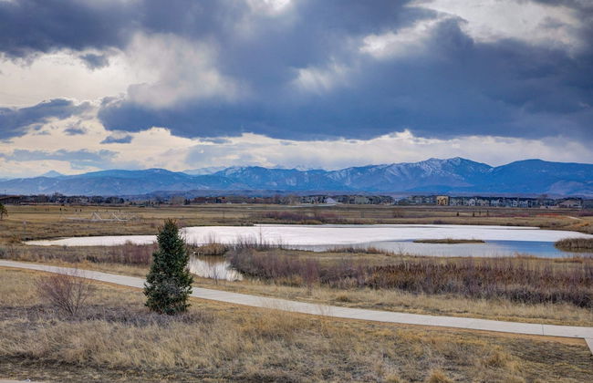 Marbella Lane Executive Townhome, 20 mins to Boulder - Photo 8