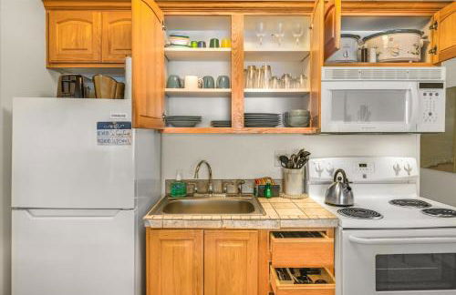 Oceanfront Suite - Top Floor - Sleeps 4 - Pool and Sauna - Foto 15