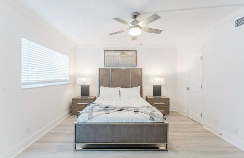 Waterfront Retreat Views, Pool, Hot Tub, Gym Walk to Beach & Boca Resort! - Photo 34