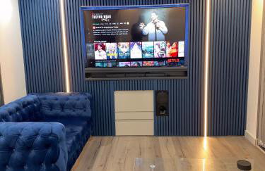 Luxxe House with Hot tub and Pool table - Photo 52