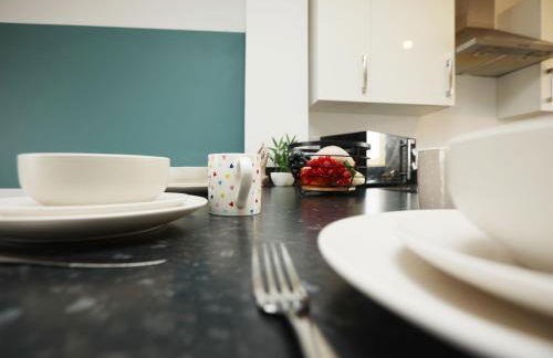 Homington House By N And N Stays, Perfect for Contractors and Workers, Private off road Parking for 2 vehicles, Fast Wifi - Foto 10