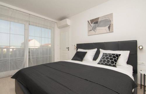 VILLA OCEAN BREEZE with pool - Foto 24