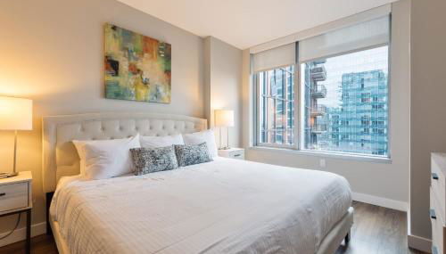 Luxury Apt with Balcony In Seaport - Foto 5