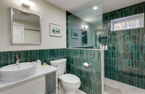 Expansive Wilmot Escape with Deck Near Skiing! - Foto 24