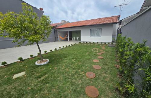 Casa Bombinhas - Photo 1