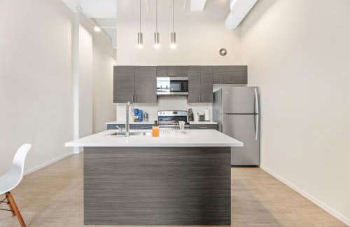 Luxury DT Condo l Playhouse Square l Fast W-Fi - Foto 16