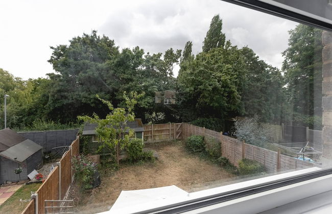 Skyvillion - Lush 2 Bed Hydean Way House & Garden - Foto 21