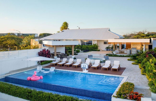 Beachfront Villa w Pool Sleeps 16 Dining Tub - Foto 2