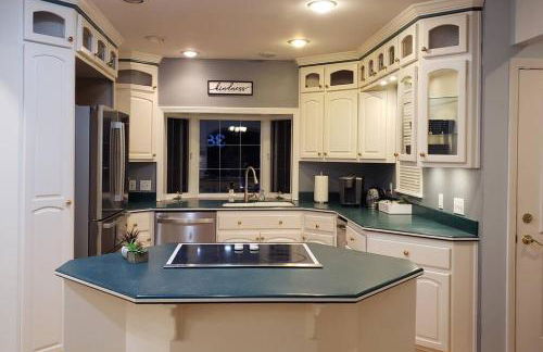 Cozy Home for Family & Friends Gathering - Foto 23