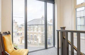 Loft and Light in London - Photo 11