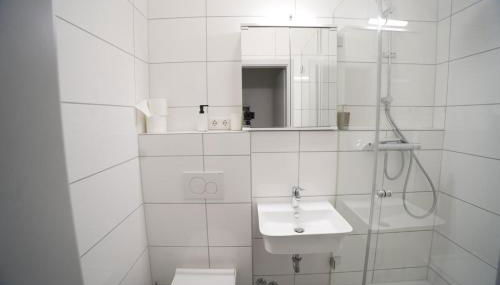 Nujen- Hotel und Apartment Stuttgart Zuffenhausen - Photo 2