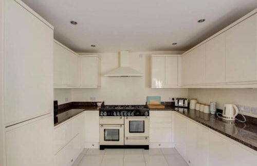 4 BR 2 Bathroom House Parking Garden St Neots Town Centre - Foto 6