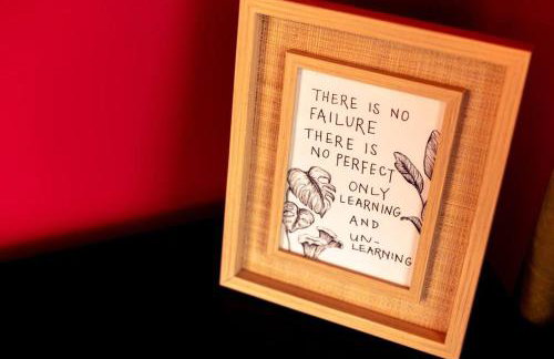 The Swan - Vibrant East Hill Getaway - Foto 13