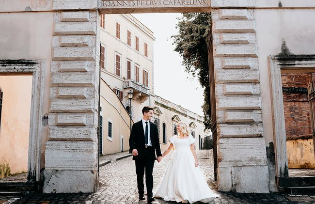 Wedding Honeymoon Photoshoot in Rome - Photo 17