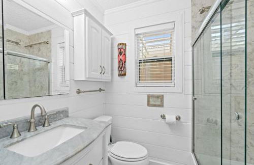 Spacious Dog-Friendly Unit with Game Room & Private Yard, Walk to East PCB Beach - Foto 23