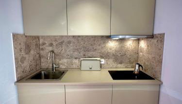 Stylisches See-Studio mit Badezugang & Garten - Foto 3, stove