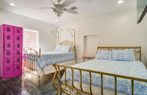 2 Mi to Gator Chateau Vibrant Home with Balcony - Foto 18