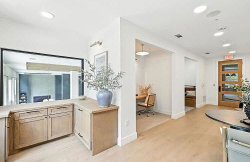 95 Luxury 2B2B Condo DT Fort Worth, Resort Style Pool & Gym, Golf Simulator, 7M to Dickies Stadium, 15M to AT&T stadium - Foto 17