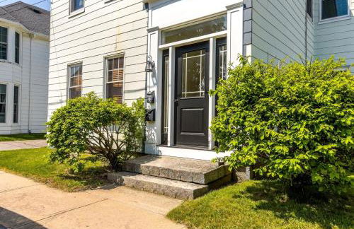 1 Minute to downtown Mystic - Foto 1