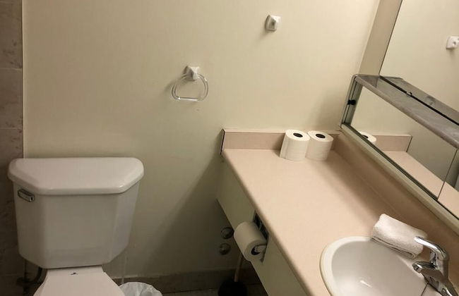 Toronto Furnished Living - Gerard St. E - Foto 38