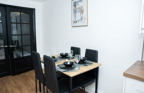 Stylish 3 bed house with free parking - Foto 22