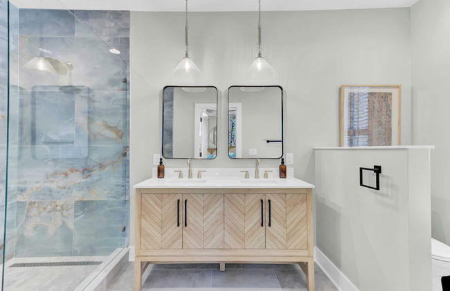 Southern Oasis by Avantstay 0.5mi Walk to the Beach, Pool, Patio, Large Yard - Photo 31