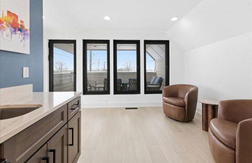 Brand New 5BR house & Carriage House near Downtown - Foto 49