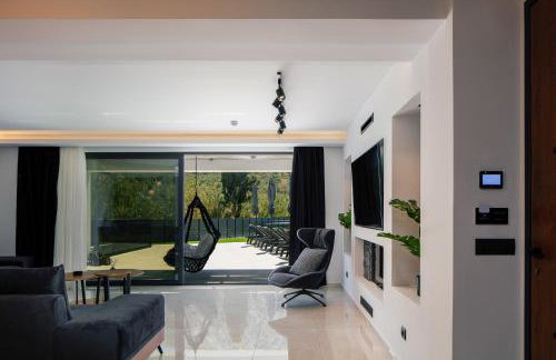 Del Sur Luxury Villa, Heated Pool & Utter Privacy, By ThinkVilla - Foto 26