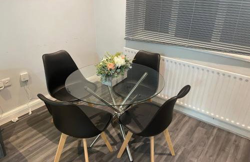 Cosy 2 bed Wimbledon Apartment - Photo 4