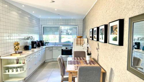 Ruhige Wohlfühloase auf zwei Ebenen - mit Terrasse im Grünen und Balkon - Foto 3, stove, dishwasher, toaster